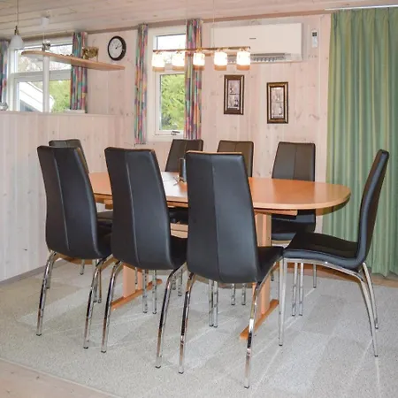 Three Bedroom Holiday In Hadsund