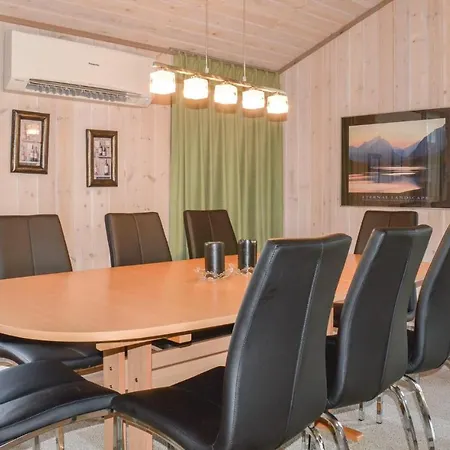Three Bedroom Holiday In Hadsund